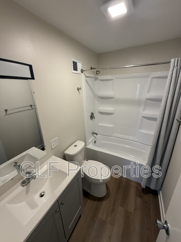 Building Photo - 219 N 14th St