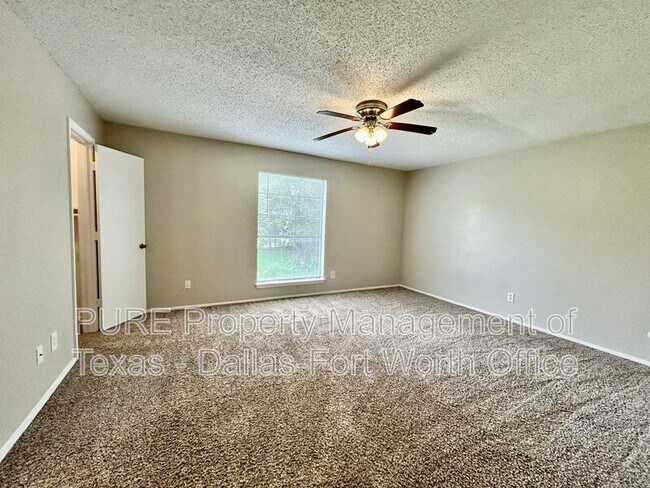 Building Photo - 3505 Biscay Dr