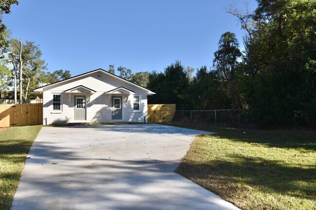 Primary Photo - 626 W Georgia St