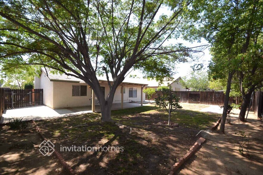 Building Photo - 13224 Larkhaven Dr