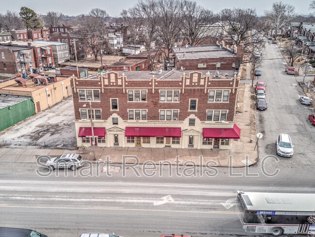 Building Photo - 4056 S Grand Blvd