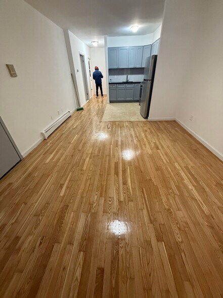 Primary Photo - 99-14 43rd Ave