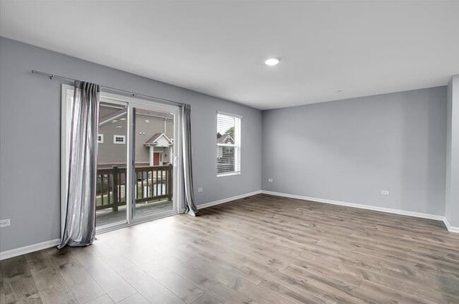 Building Photo - 912 Bradford Dr