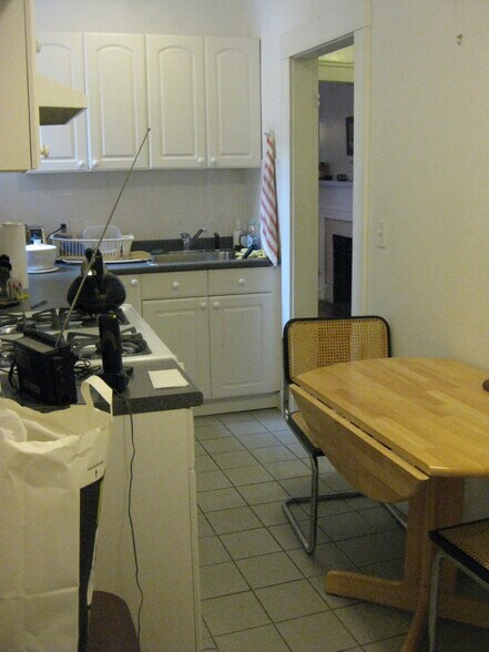 Building Photo - 52 Garden St