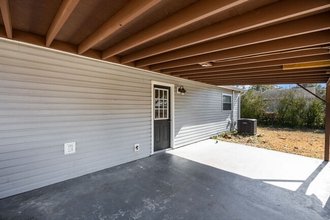 Building Photo - Just Listed for Rent in Virginia Beach!