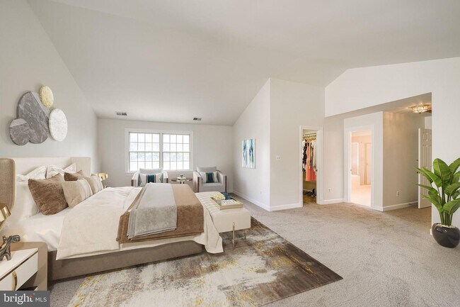 Building Photo - 6207 Woodland Lake Dr