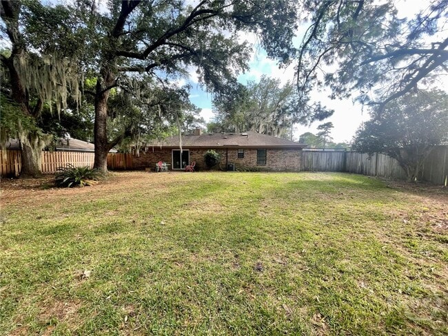 Building Photo - 18 Rivers Bend Dr