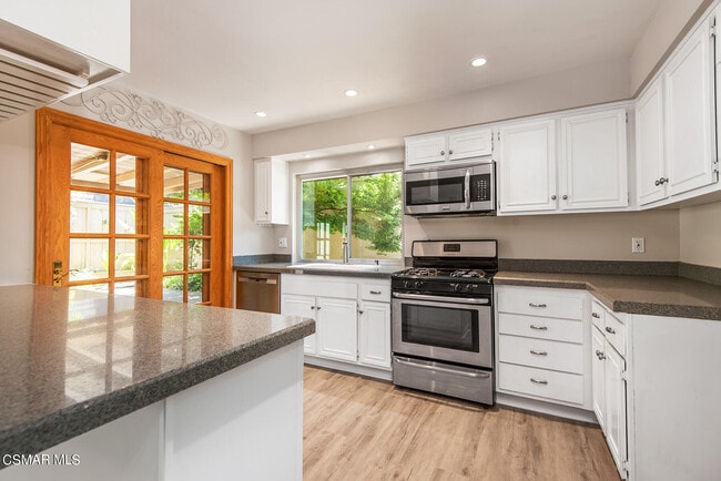 Building Photo - 1520 Redwood Cir