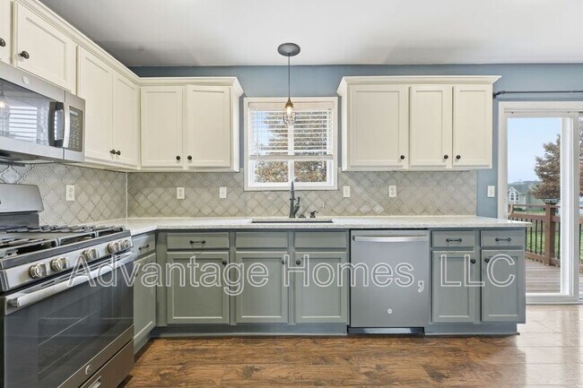 Building Photo - 11516 N Windsor Ave