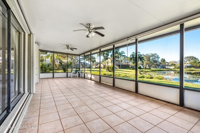 Building Photo - 1080 Park Ridge Pl