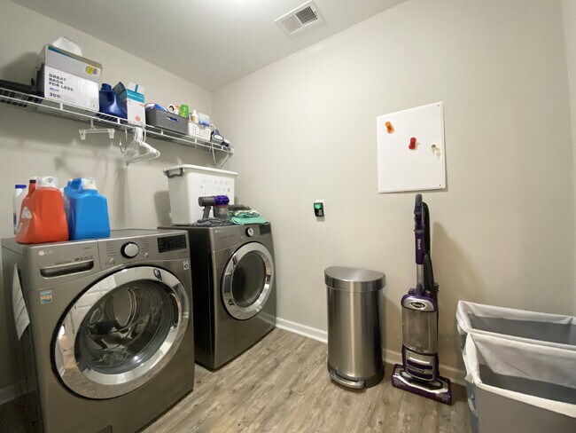 Building Photo - Single Family Home for Rent in Palmetto Point