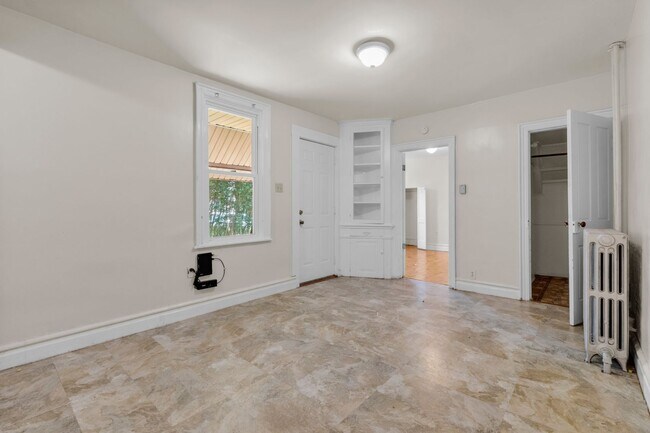 Building Photo - 523 N Ninth St