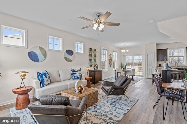 Building Photo - 2027 Ter Vw Ln