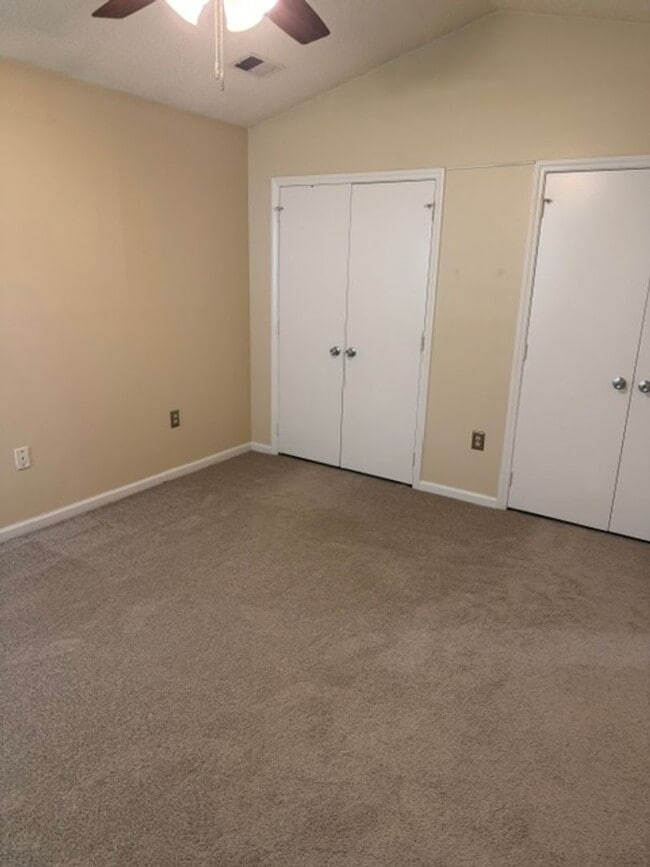 Building Photo - Ranch Home with 3BR/2BA