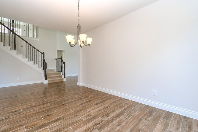 Building Photo - 3410 Willow Cres Ct