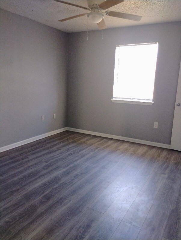 Building Photo - 12240 Jackson Rd