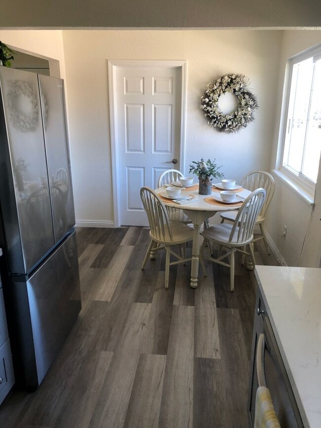 Building Photo - Remodeled Single Family Home!