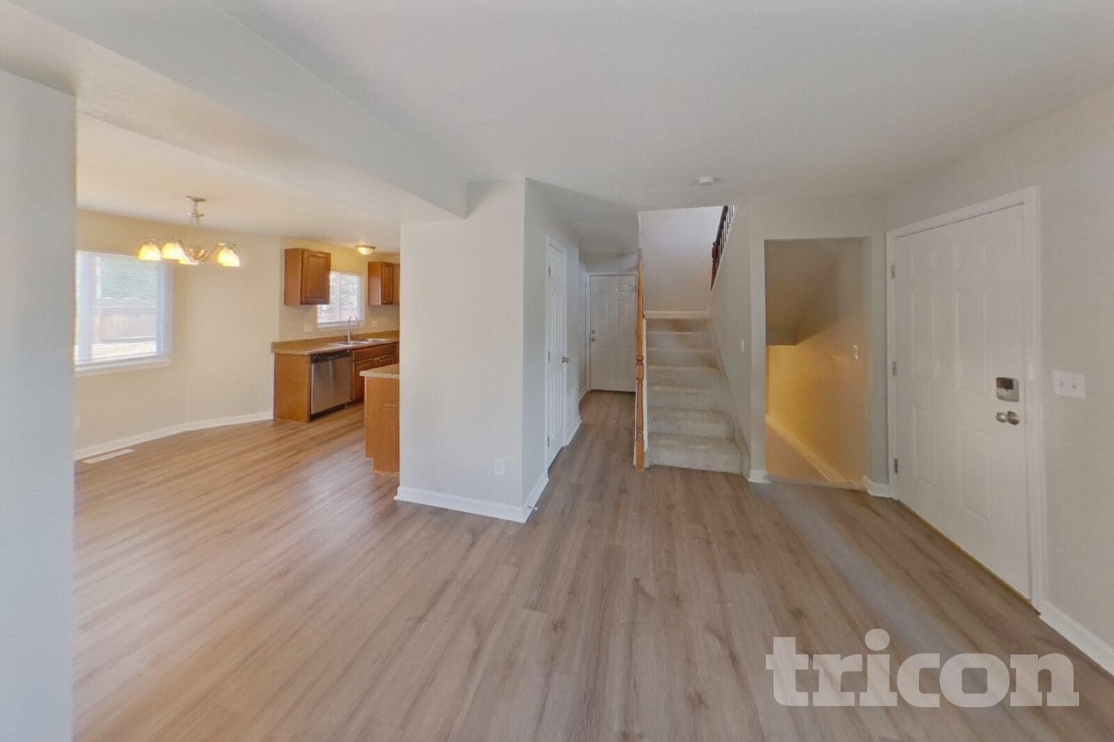 Building Photo - 4470 Hollyridge Dr