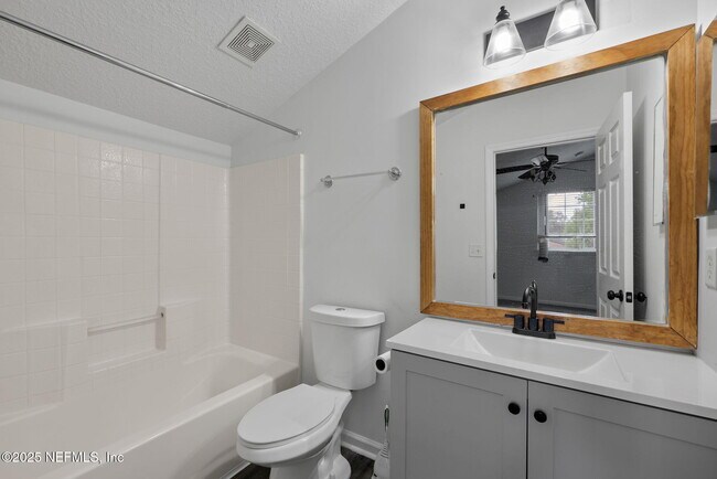 Building Photo - 721 Hazelmoor Ln
