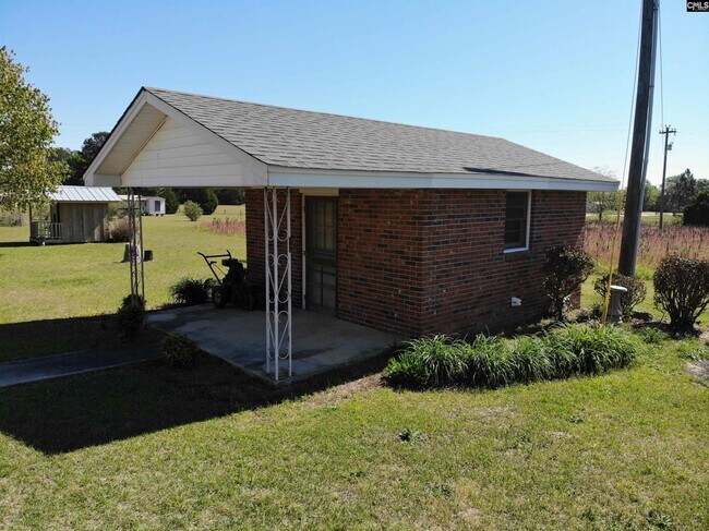 Building Photo - 137 Horses Neck Rd