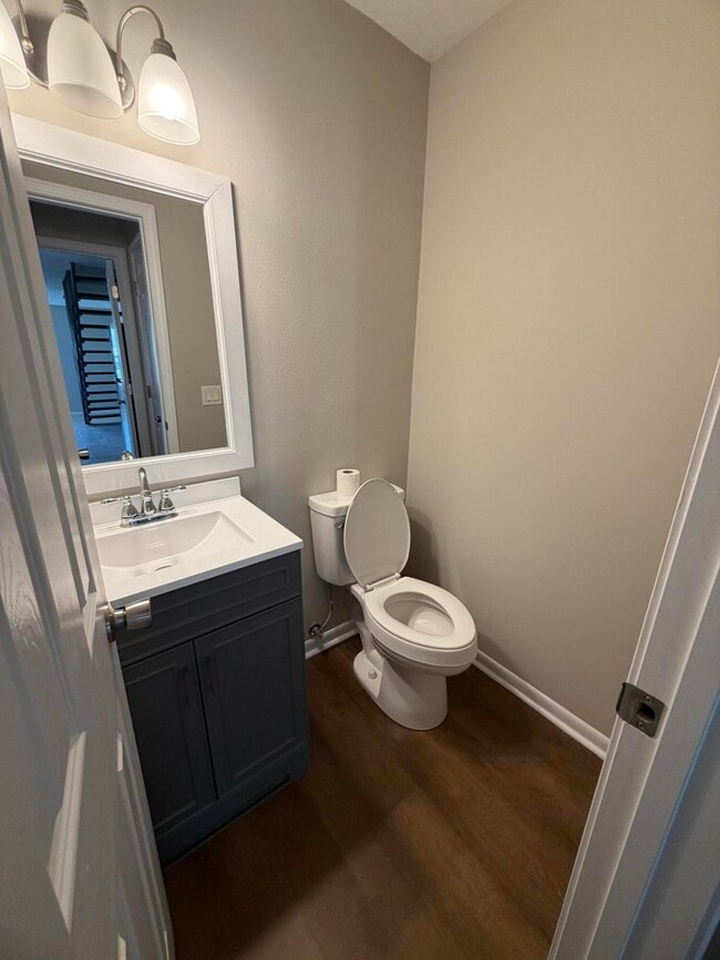 Building Photo - 124 Hampton Dr