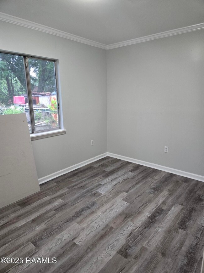 Building Photo - 1137 Madeline Ave