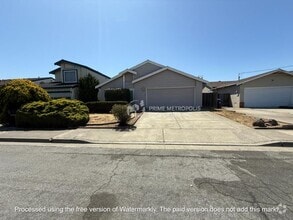 Building Photo - 4 bedroom in San Leandro CA 94579
