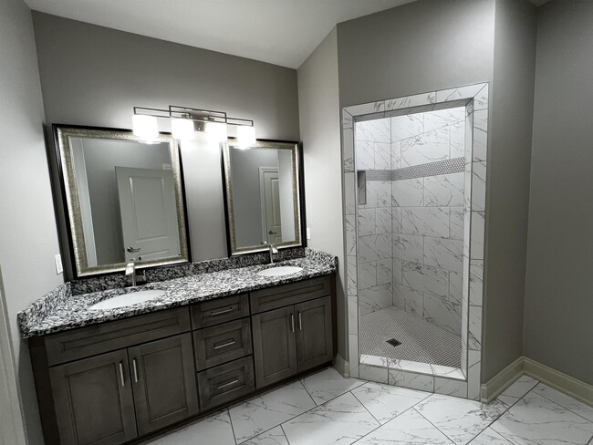 Building Photo - 3529 Western Gales Dr