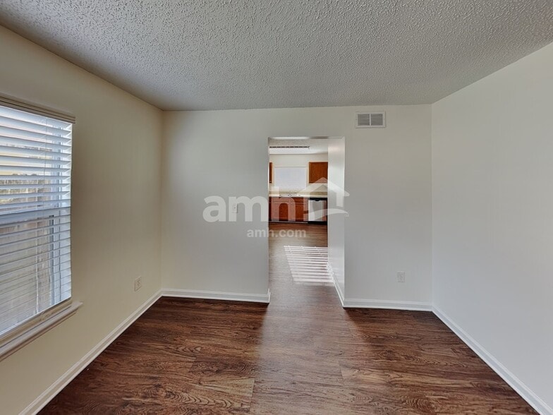Building Photo - 10959 Darlington Oak Ct