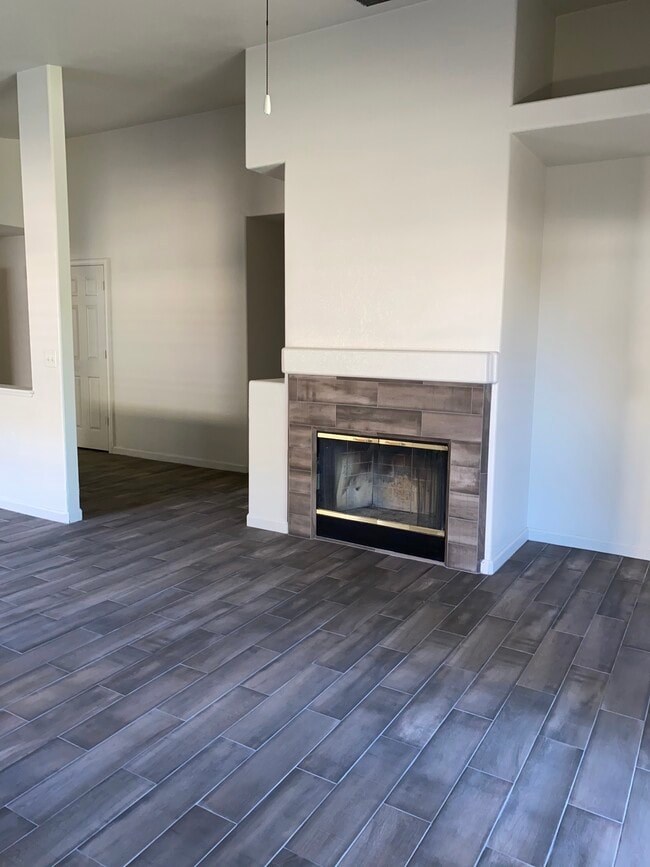 Building Photo - 2123 Nand Dr
