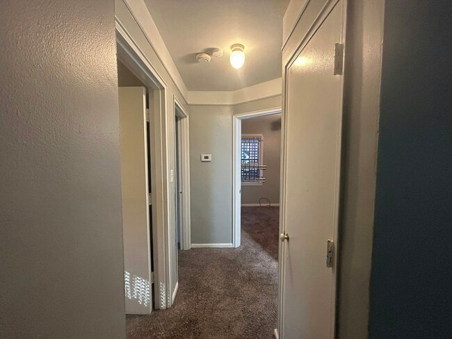 Building Photo - 9961 Vaughan St