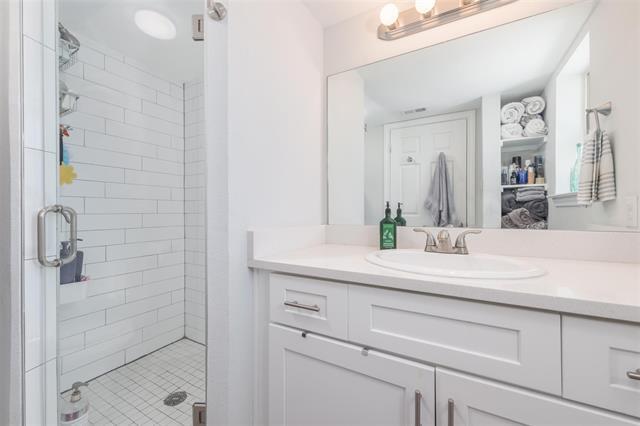 Building Photo - 5076 Matilda St