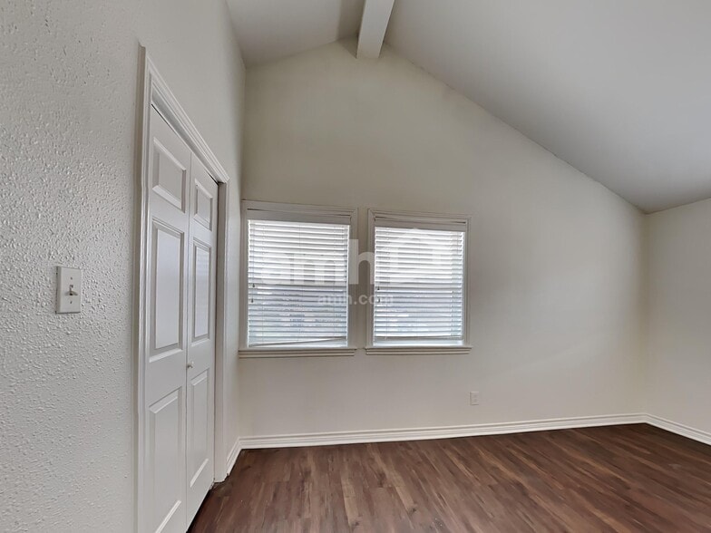 Building Photo - 416 Madison Pl