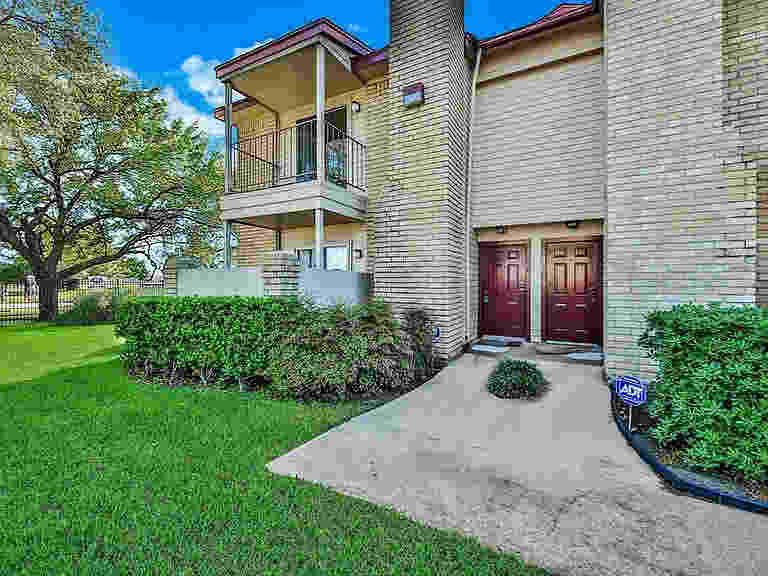 Building Photo - 2120 El Paseo St