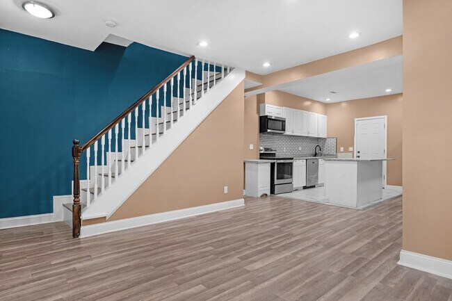 Building Photo - 3003 W Garrison Ave