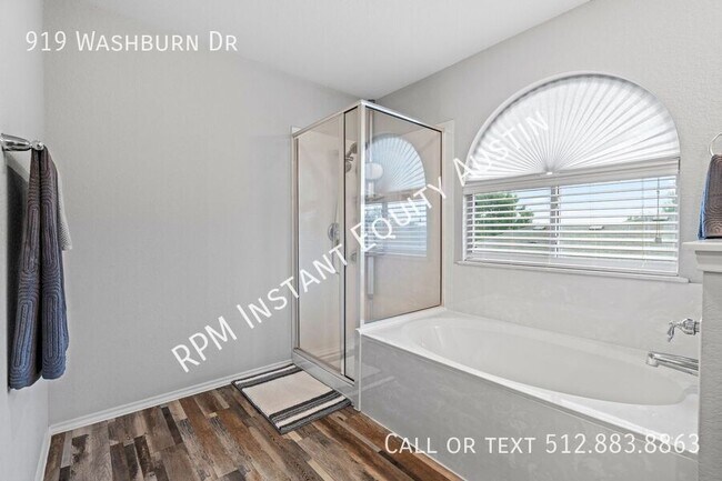 Building Photo - 919 Washburn Dr