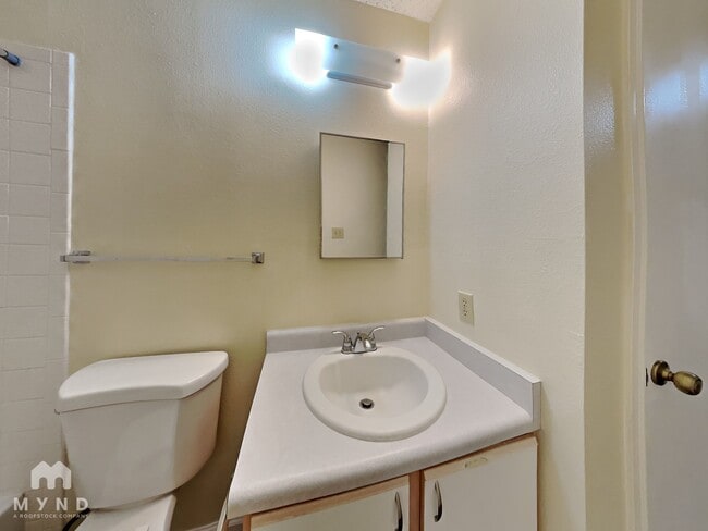 Building Photo - 9023 Mountain Field Dr