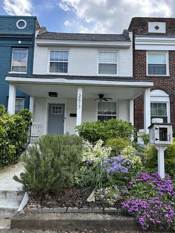 Building Photo - 2617 Parkwood Ave