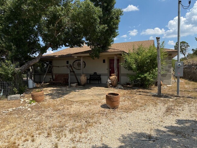 Building Photo - NEW ON MARKET