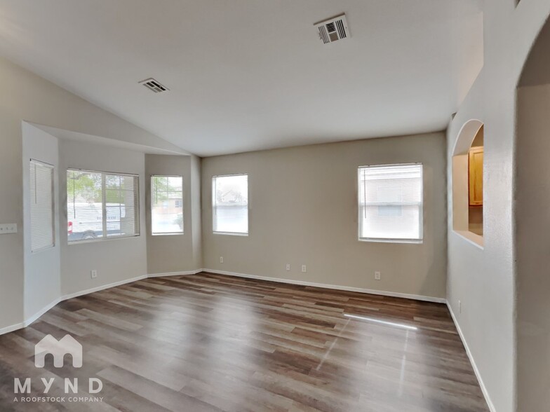 Building Photo - 514 Oak Island Dr