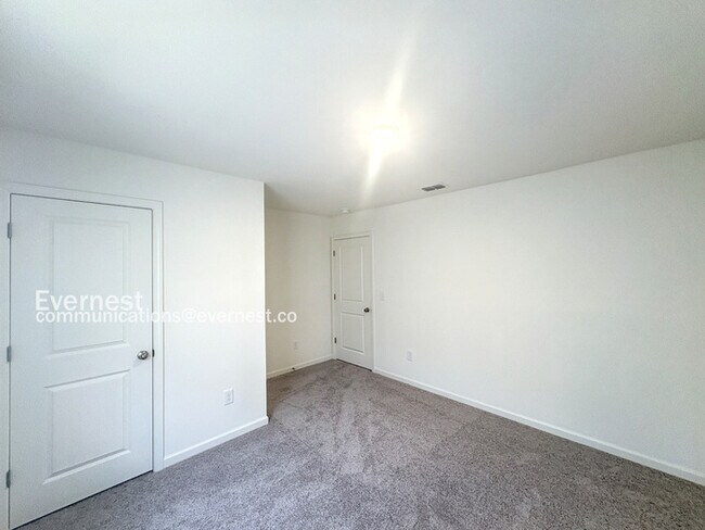 Building Photo - 107 Douglas Fir Dr