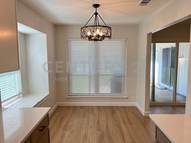 Building Photo - Magnificent 3/2/2 in Lewisville For Rent!