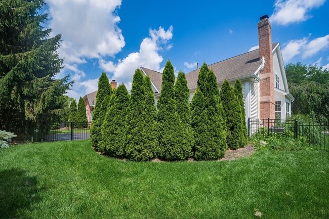Building Photo - 7179 Fernridge Dr