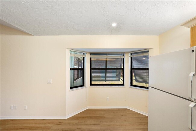 Building Photo - 1228 28th Ave