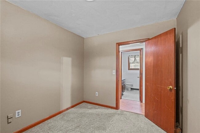 Building Photo - 125 Lewis Farm Rd