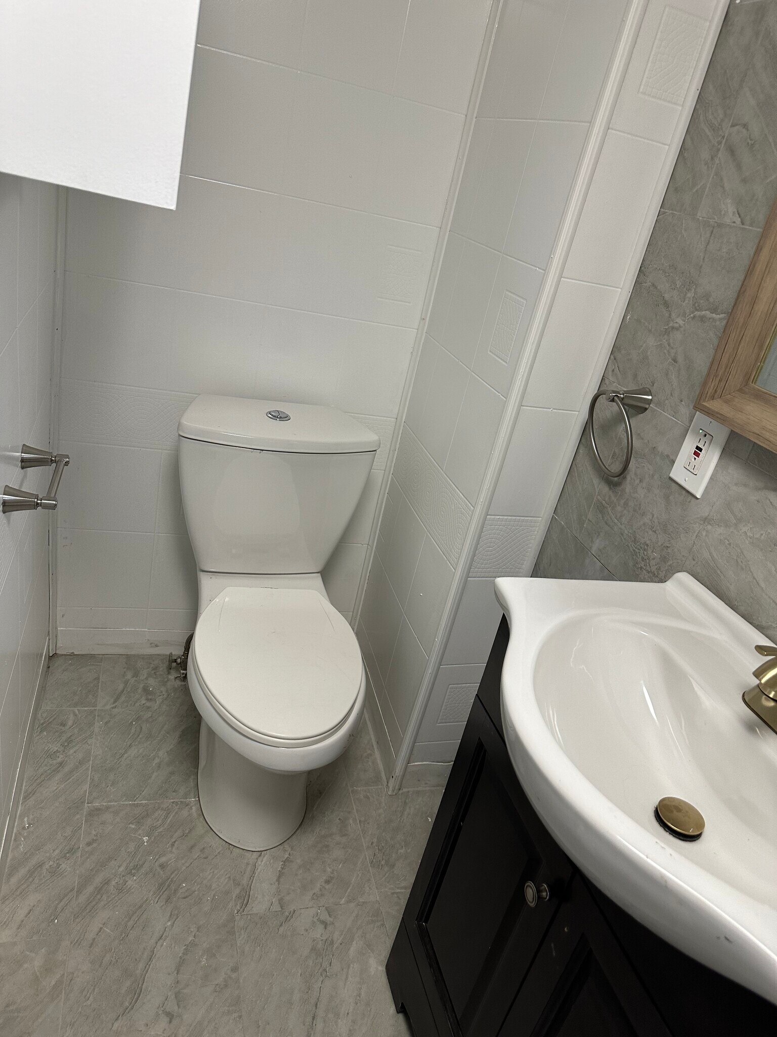 Building Photo - 1127 Wallis Ave