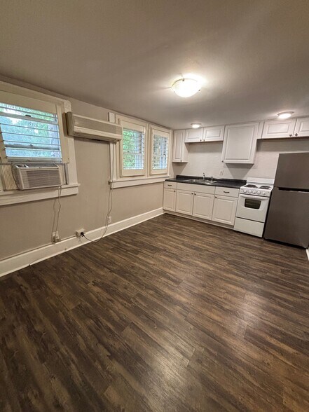 Building Photo - 1 Bed/1 Bath - Unit 4