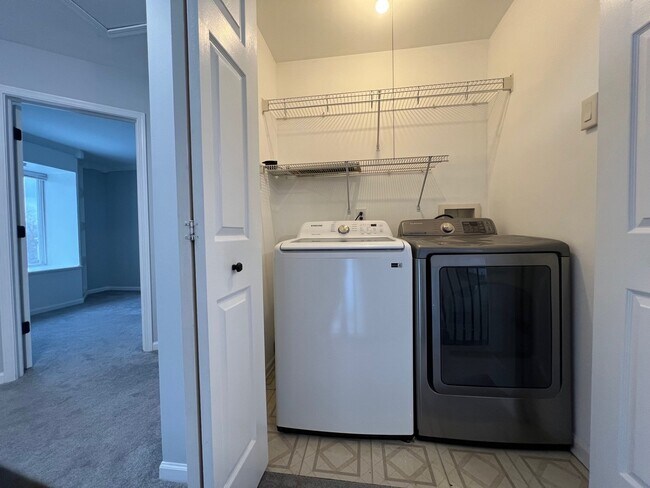 Building Photo - 22306 W Niagara Ct