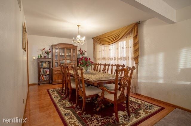 Building Photo - 4 br, 3 bath House - 10837 Lorel Avenue