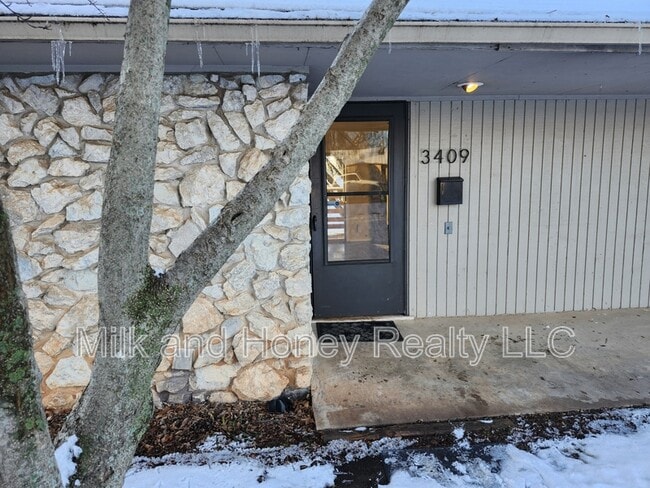 Building Photo - 3411 Cameron Ct